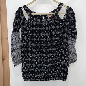 Mossimo supply co. Open shoulder top